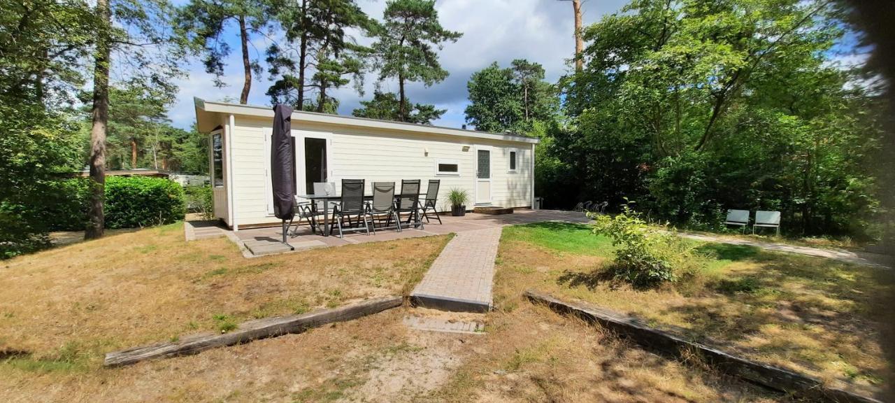 Hotel Chalet Op Bosrijk Familiepark Raalte Esterno foto